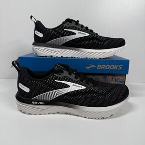 NIB •Brooks men’s Revel 6 Neutral Running Shoe Size: 8